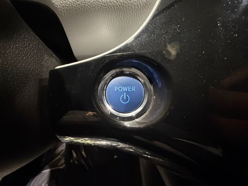 Used 2022 Toyota Prius LE AWD/4WD image 20