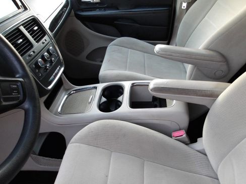 Used 2013 Dodge Grand Caravan SXT w/ Entertainment Group 1 image 18