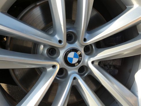 Used 2016 BMW 750i xDrive image 21