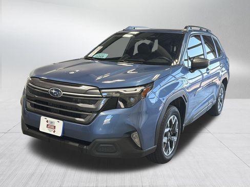 Used 2025 Subaru Forester Premium w/ Convenience Package #1 AWD/4WD image 3