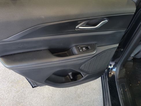 Used 2023 Jeep Grand Cherokee Laredo AWD/4WD image 11
