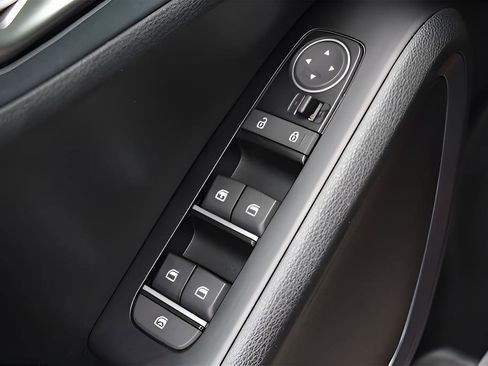 Certified 2024 Kia Soul EX image 9