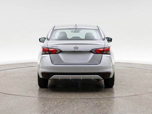 Used 2025 Nissan Versa SV FWD image 7