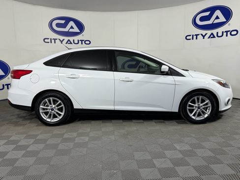 Used 2018 Ford Focus SE image 3