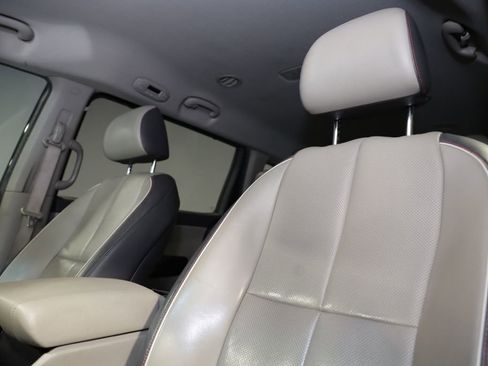 Used 2016 Kia Sedona SX FWD image 15