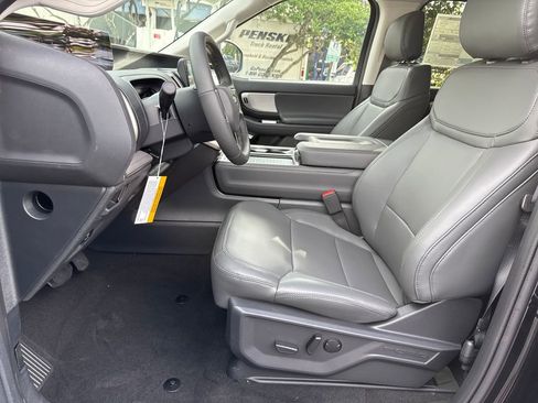 New 2026 Ford Expedition Active RWD image 19