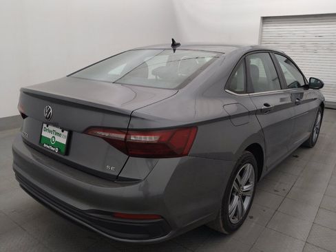 Used 2024 Volkswagen Jetta SE FWD image 9