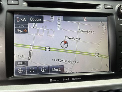 Used 2018 Toyota Highlander XLE FWD image 25