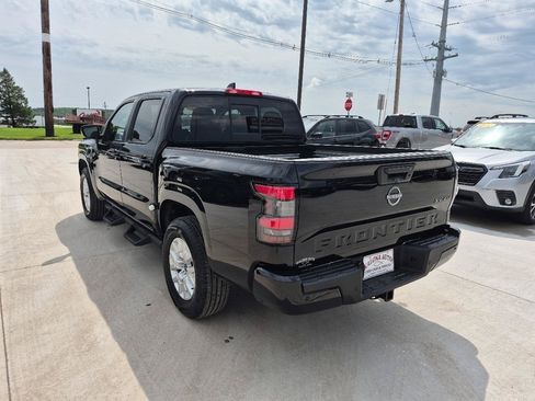 Used 2022 Nissan Frontier SV AWD/4WD image 8