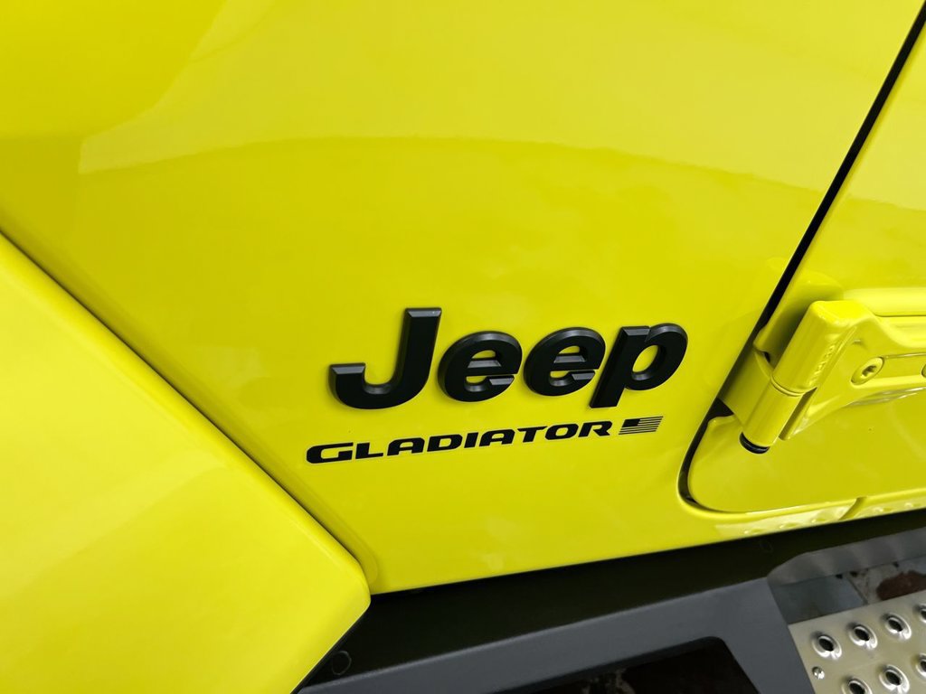 Used 2023 Jeep Gladiator Sport AWD/4WD image 25