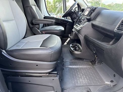 Used 2025 RAM ProMaster 2500 w/ Convenience Group FWD image 10