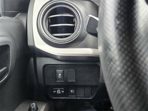 Used 2022 Toyota Tacoma SR5 image 22
