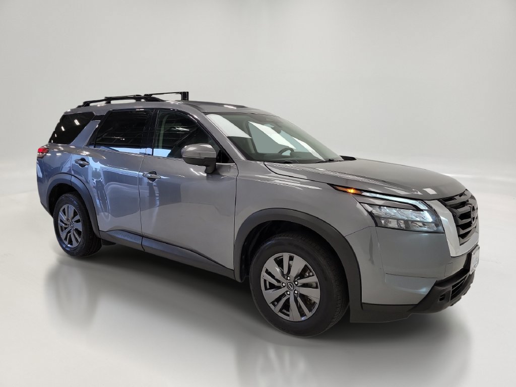 Used 2024 Nissan Pathfinder SV FWD image 3