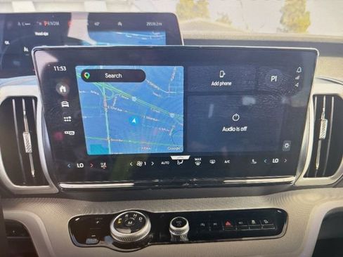 Used 2025 Ford Expedition Active image 14