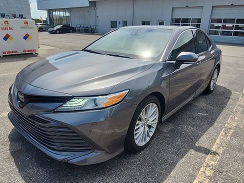 Used 2018 Toyota Camry XLE w/ Audio Package FWD image 2