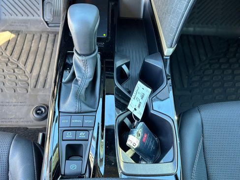 Used 2026 Toyota Camry XLE image 28