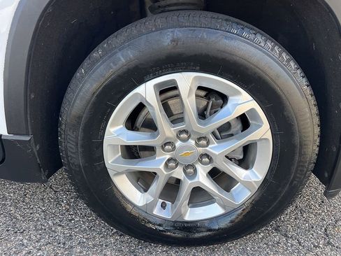 Used 2023 Chevrolet Traverse LS w/ Safety Package image 17