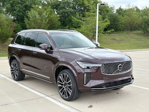 New 2026 Volvo XC90 B6 Plus w/ Protection Package Premier AWD/4WD image 4