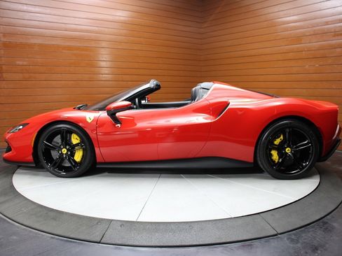 Used 2025 Ferrari 296 GTS image 13