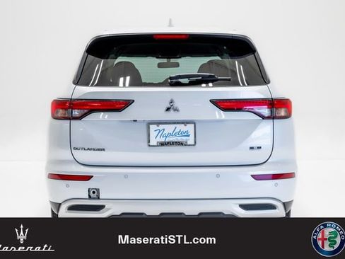 Used 2023 Mitsubishi Outlander SE Black Edition FWD image 25