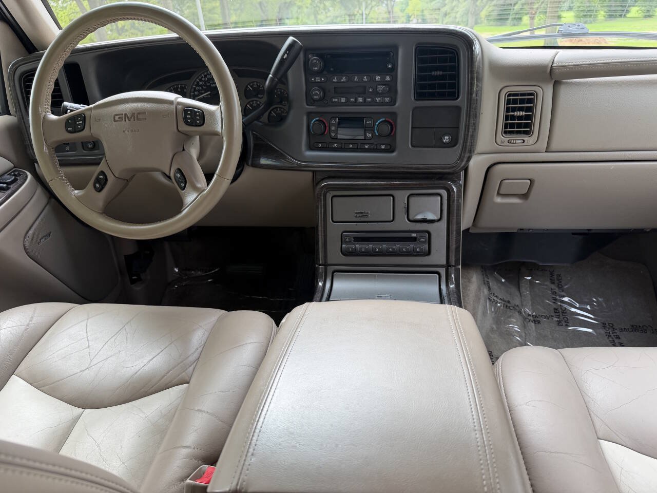 Used 2004 GMC Yukon XL Denali AWD/4WD image 17