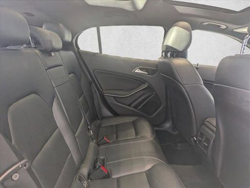 Used 2017 Mercedes-Benz GLA 250 4MATIC image 23