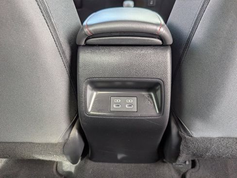 Used 2025 Toyota Corolla SE FWD image 7