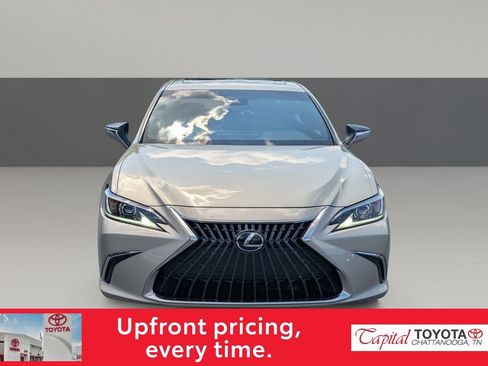 Used 2023 Lexus ES 250 w/ Premium Package AWD/4WD image 3