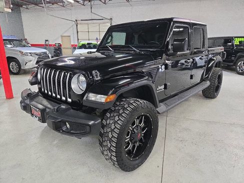 Used 2020 Jeep Gladiator Overland image 1