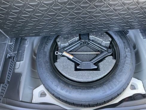 Used 2024 Toyota RAV4 XLE image 31