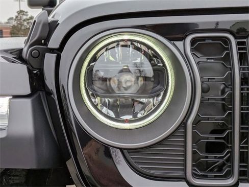 New 2025 Jeep Wrangler Unlimited Rubicon image 11