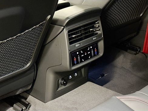 New 2026 Audi Q8 Prestige image 17