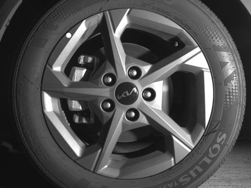 Used 2025 Kia K4 LXS image 12