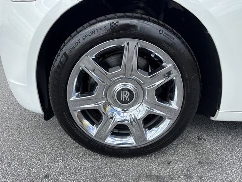 Used 2012 Rolls-Royce Ghost image 13