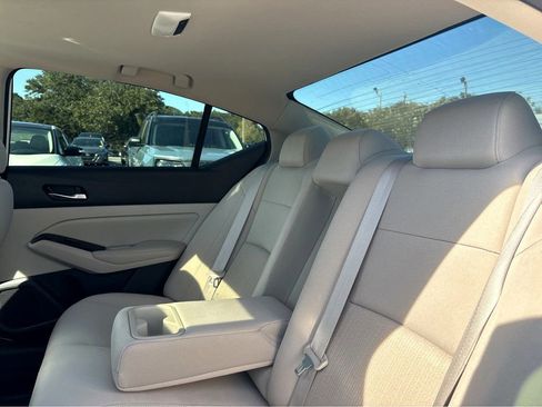 Used 2021 Nissan Altima 2.5 SV w/ SV Premium Package FWD image 18
