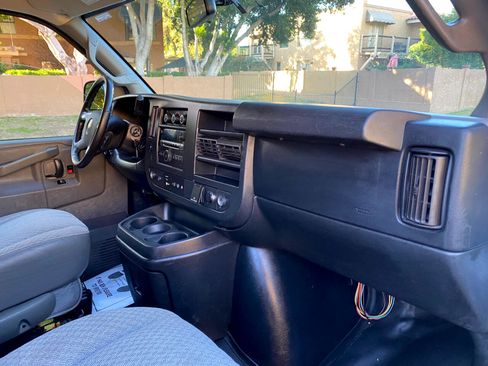 Used 2017 Chevrolet Express 2500 LS image 30