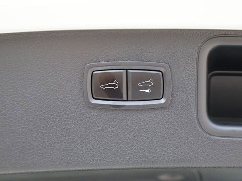 Used 2021 Porsche Macan AWD/4WD image 18