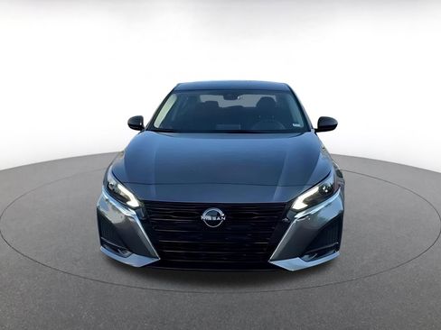 Used 2025 Nissan Altima 2.5 SV image 4