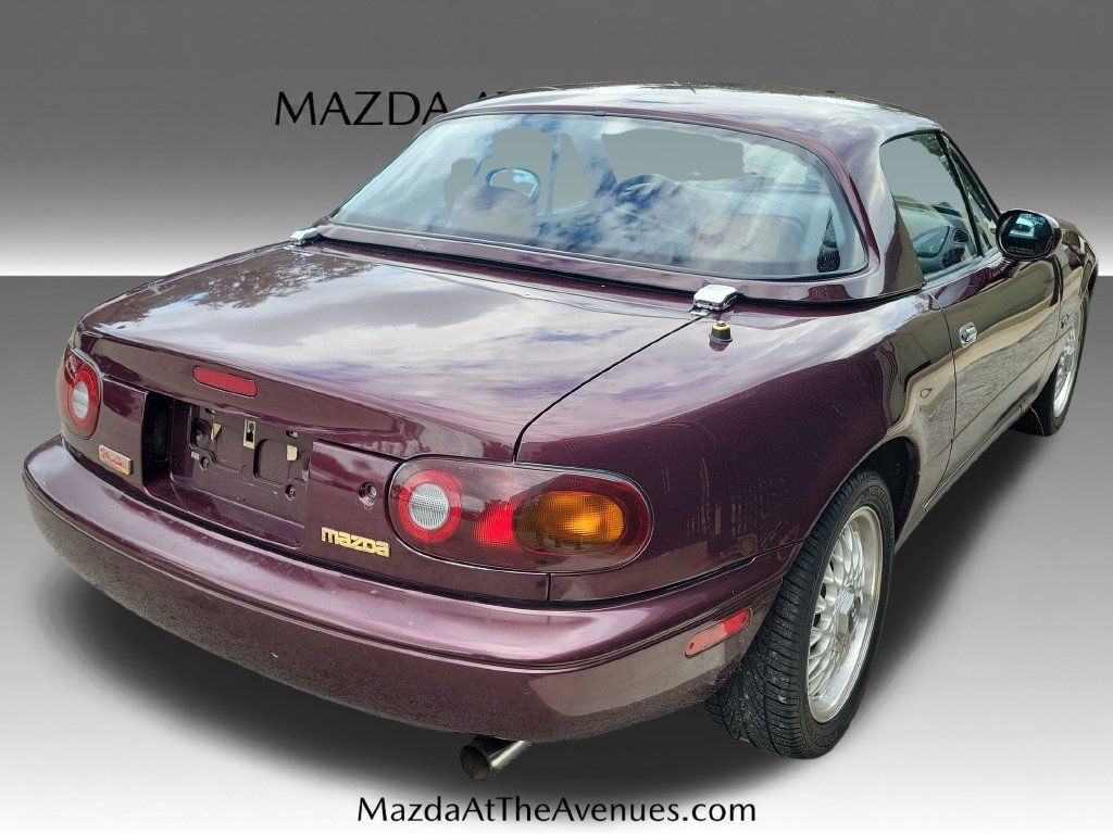 Used 1995 MAZDA MX-5 Miata RWD image 16