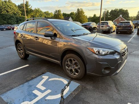 Used 2021 Subaru Crosstrek 2.5i Sport w/ Moonroof Package AWD/4WD image 3