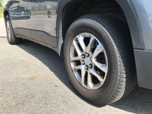 Used 2018 Chevrolet Traverse LT AWD/4WD image 13