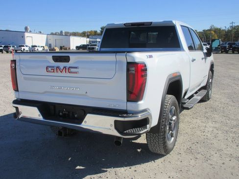 New 2026 GMC Sierra 2500 SLT w/ SLT Premium Package image 5