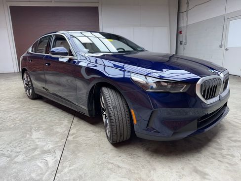 New 2026 BMW 530i xDrive w/ Premium Package AWD/4WD image 6