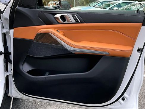 Used 2022 BMW X5 xDrive40i w/ Premium Package image 22