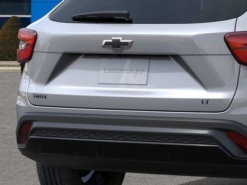 New 2026 Chevrolet Trax LT w/ Midnight Edition FWD image 14
