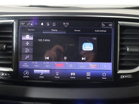 Used 2023 Chrysler Pacifica Touring-L image 43