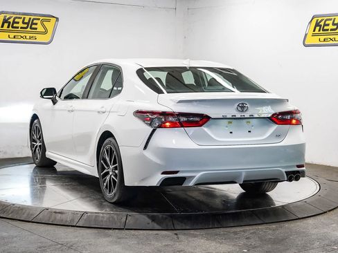 Used 2024 Toyota Camry SE FWD image 2