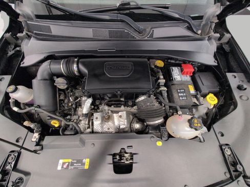 Used 2023 Jeep Compass Latitude w/ Sun and Sound Group AWD/4WD image 8