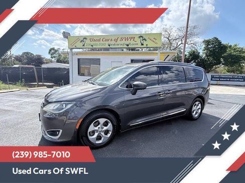 Used 2017 Chrysler Pacifica Touring-L Plus w/ Advanced Safetytec Group image 1