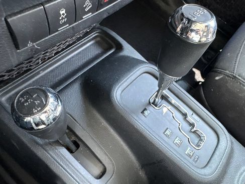 Used 2014 Jeep Wrangler Unlimited Sport w/ Quick Order Package 24S AWD/4WD image 24